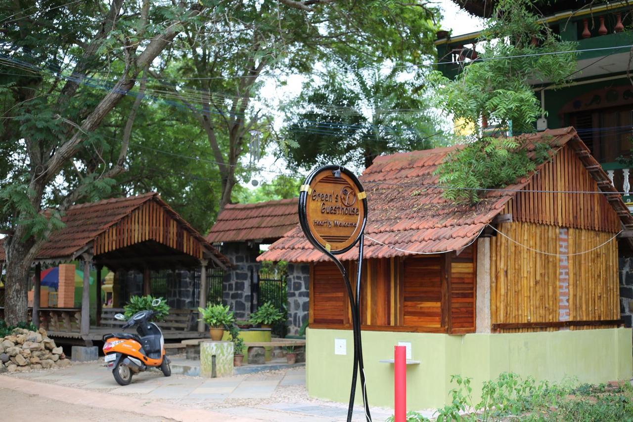 Green'S Guest House Auroville Exterior foto
